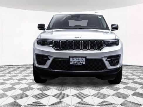 Used 2023 Jeep Grand Cherokee Laredo X image 16