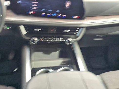 Used 2025 Chevrolet Tahoe LS RWD image 18