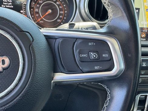 Used 2018 Jeep Wrangler Unlimited Sahara w/ Dual Top Group AWD/4WD image 20