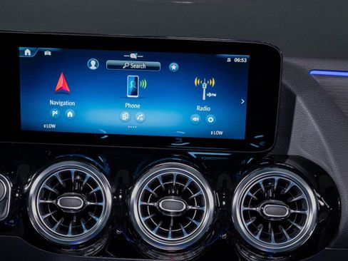 New 2026 Mercedes-Benz GLA 35 AMG 4MATIC image 19