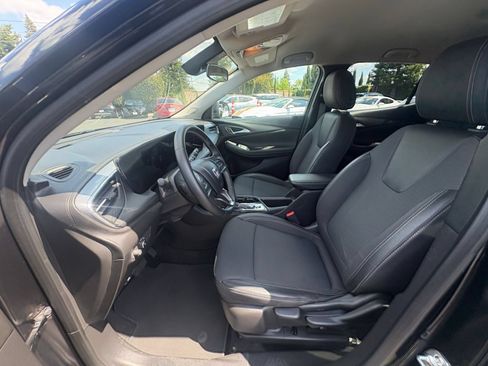 Used 2025 Buick Encore GX Preferred FWD image 25