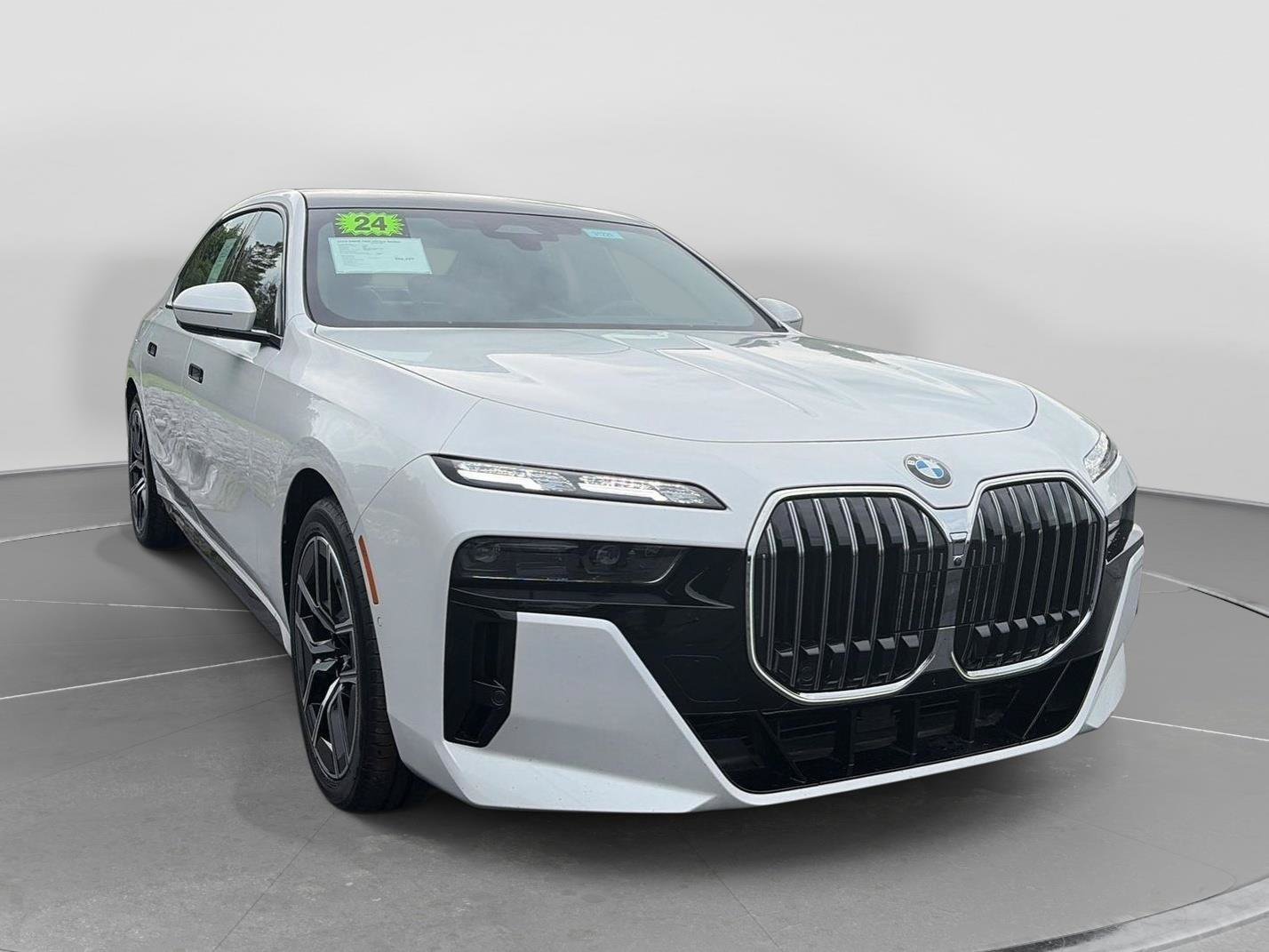 Used 2024 BMW 760i xDrive w/ Executive Package AWD/4WD image 8