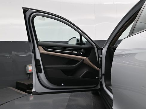 New 2025 Porsche Panamera image 8