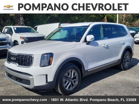 Used 2023 Kia Telluride LX image 7