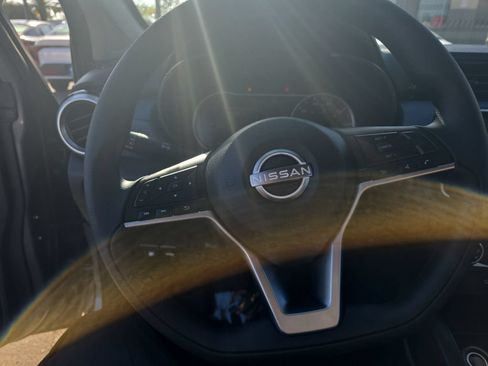 Used 2025 Nissan Versa SV FWD image 13