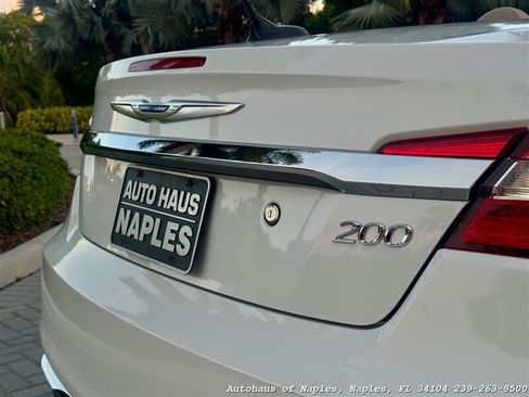 Used 2013 Chrysler 200 Touring FWD image 12
