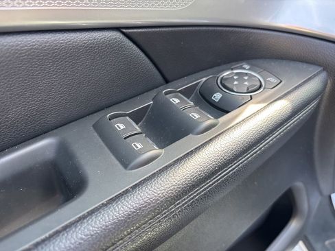 Used 2017 Ford Explorer XLT w/ Equipment Group 202A AWD/4WD image 12