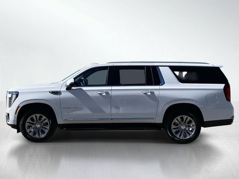 Used 2025 GMC Yukon XL Denali image 2