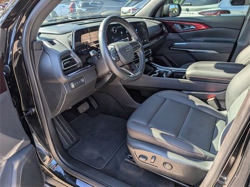 Certified 2025 Chevrolet Traverse Z71 w/ Driver Confidence Package image 5