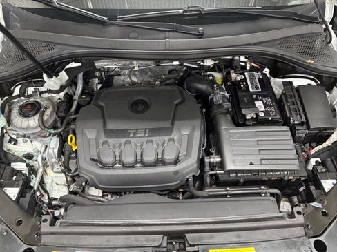 Used 2022 Volkswagen Tiguan SEL R-Line image 11