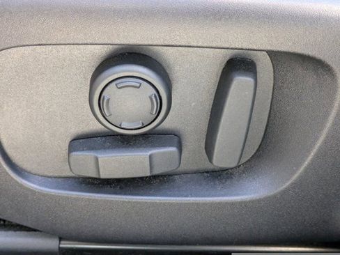 Used 2025 Land Rover Range Rover Velar Dynamic SE image 16