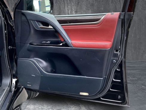 Used 2017 Lexus LX 570 4WD image 28