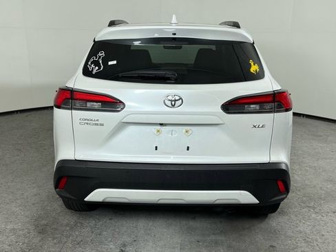 Used 2022 Toyota Corolla Cross XLE w/ Convenience Package image 4