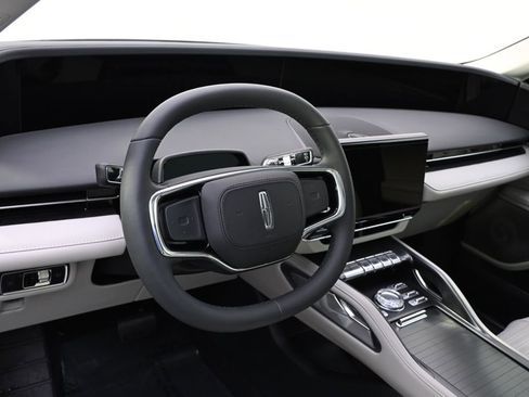 New 2026 Lincoln Nautilus Reserve image 11