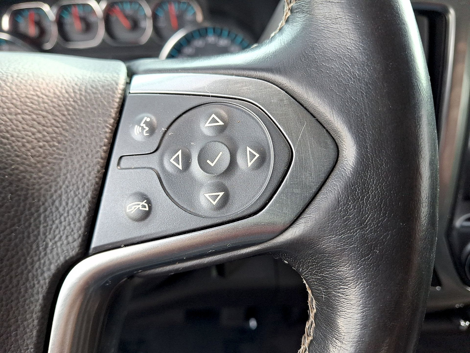 Used 2019 Chevrolet Silverado 1500 LT w/ All Star Edition AWD/4WD image 18