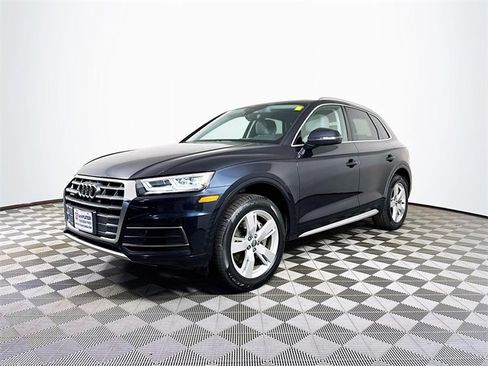 Used 2018 Audi Q5 2.0T Premium Plus w/ Premium Plus Package image 2