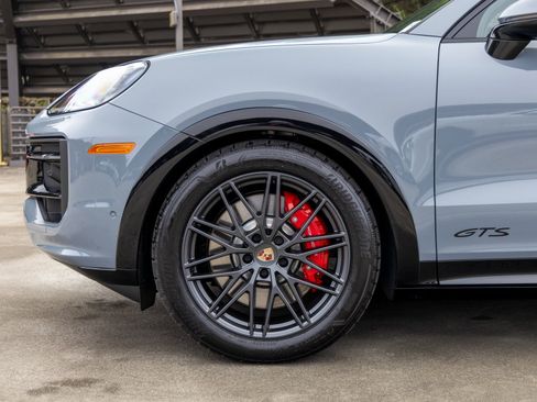 New 2026 Porsche Cayenne GTS image 13