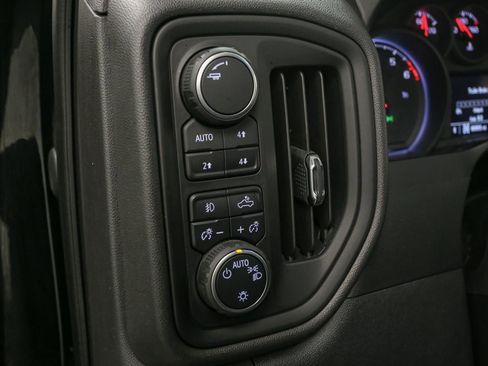 Used 2019 Chevrolet Silverado 1500 Custom Trail Boss w/ Custom Convenience Package image 31