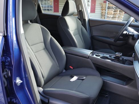 Certified 2023 Nissan Rogue S image 22