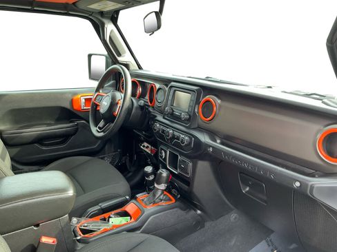 Used 2018 Jeep Wrangler Unlimited Sport image 15