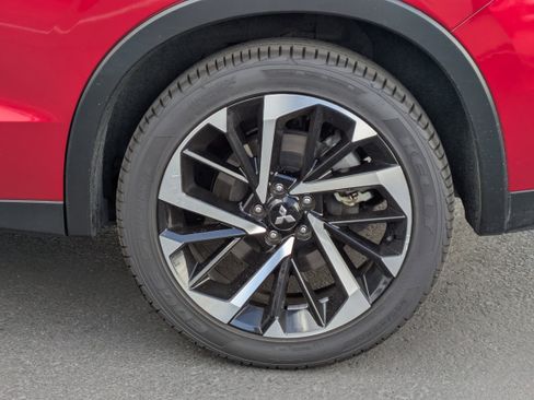 Used 2024 Mitsubishi Outlander SE image 9