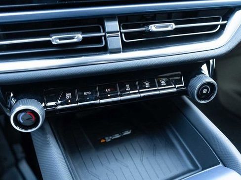 New 2026 Chevrolet Equinox EV LT image 19