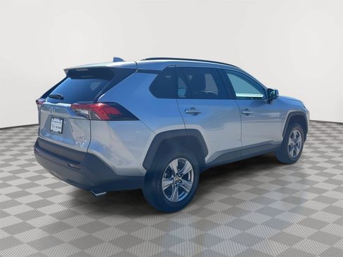 Used 2025 Toyota RAV4 XLE AWD/4WD image 5