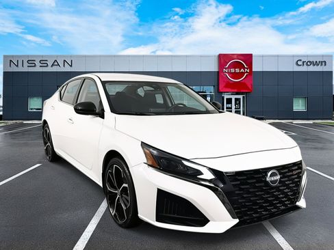 Used 2025 Nissan Altima 2.5 SR image 1