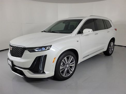 Certified 2025 Cadillac XT6 Premium Luxury w/ Technology Package image 2