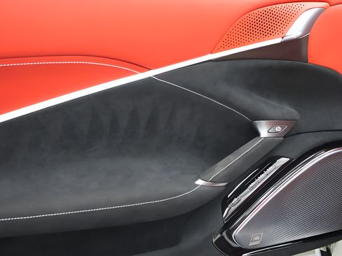 Used 2023 Ferrari Roma RWD image 10