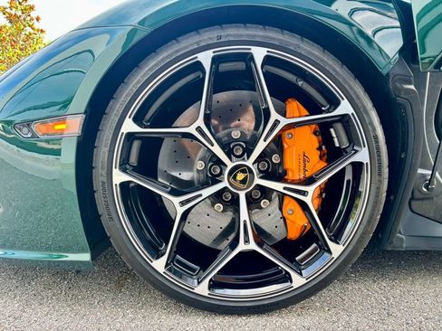 Used 2025 Lamborghini Revuelto AWD/4WD image 17