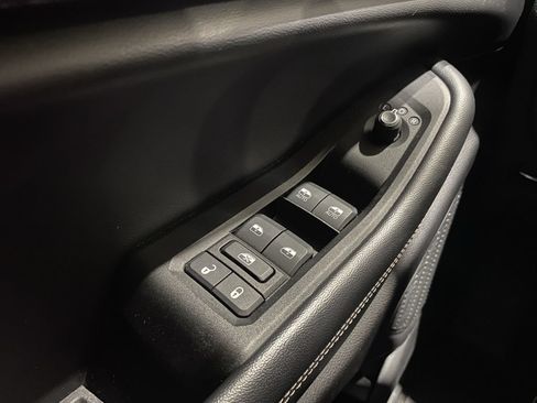 Used 2021 Jeep Grand Cherokee L Laredo RWD image 10