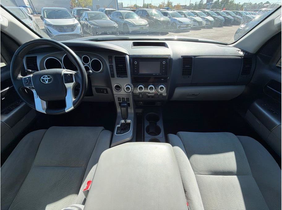 Used 2014 Toyota Sequoia SR5 AWD/4WD image 4