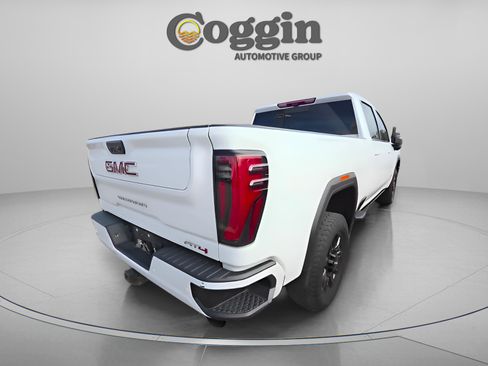 Used 2024 GMC Sierra 2500 AT4 w/ AT4 Premium Plus Package image 12