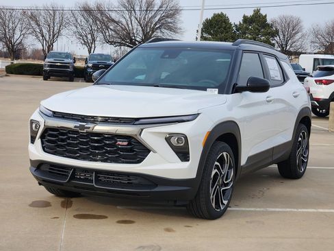 New 2026 Chevrolet TrailBlazer RS w/ Driver Confidence Package image 2