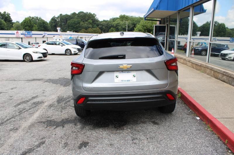 Used 2024 Chevrolet Trax LS FWD image 5