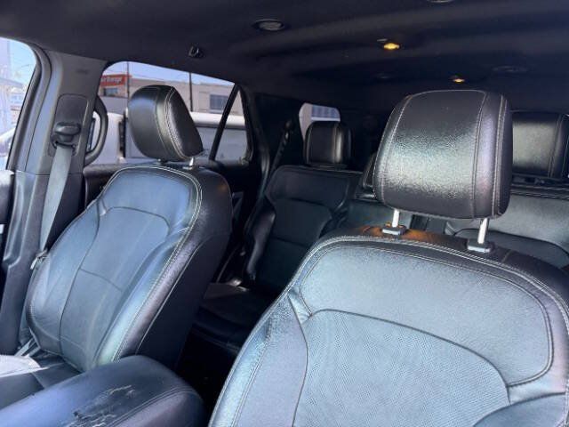Used 2018 Ford Explorer Limited AWD/4WD image 12