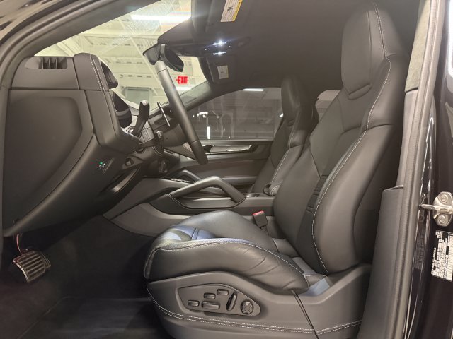Certified 2026 Porsche Cayenne Turbo GT AWD/4WD image 5