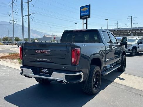 Used 2022 GMC Sierra 1500 SLT w/ SLT Premium Plus Package AWD/4WD image 6