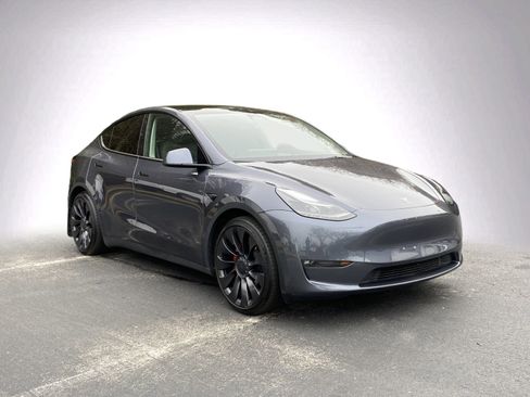 Used 2023 Tesla Model Y Performance image 2