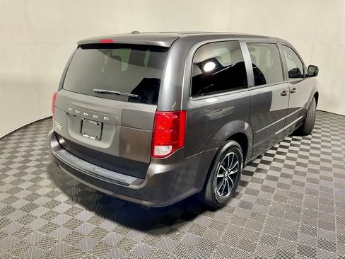 Used 2017 Dodge Grand Caravan SE FWD image 15