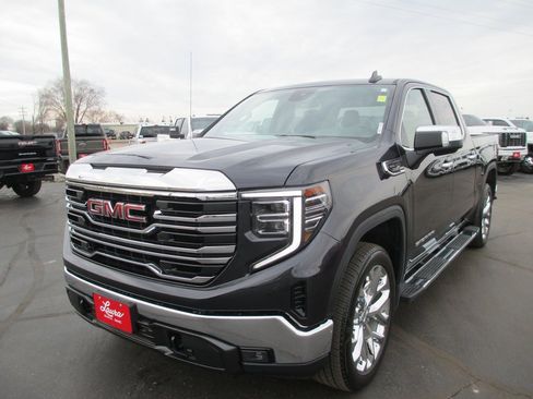 Certified 2022 GMC Sierra 1500 SLT w/ SLT Premium Package image 9