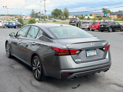 Used 2021 Nissan Altima 2.5 SV w/ SV Premium Package FWD image 8