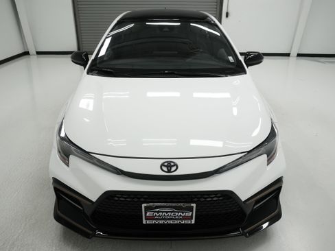 Used 2022 Toyota Corolla SE FWD image 2