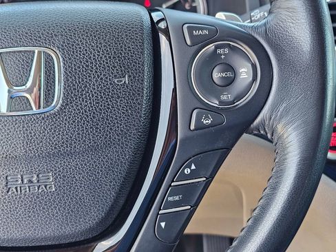 Used 2017 Honda Pilot Touring image 23