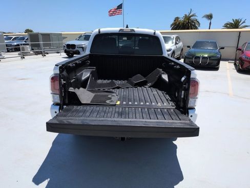 Used 2022 Toyota Tacoma TRD Off-Road w/ TRD Premium Off Road Package RWD image 6