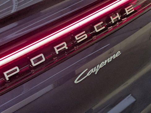 New 2026 Porsche Cayenne Coupe AWD/4WD image 16