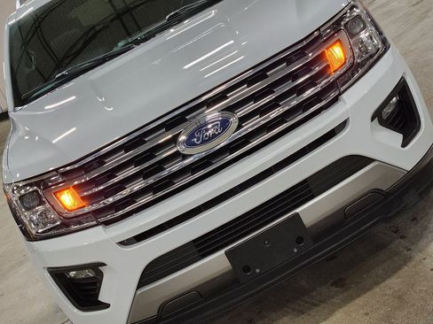 Used 2021 Ford Expedition Max XLT image 19