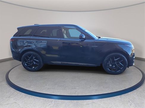 New 2026 Land Rover Range Rover Sport Dynamic SE image 4