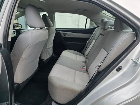 Used 2015 Toyota Corolla LE image 16